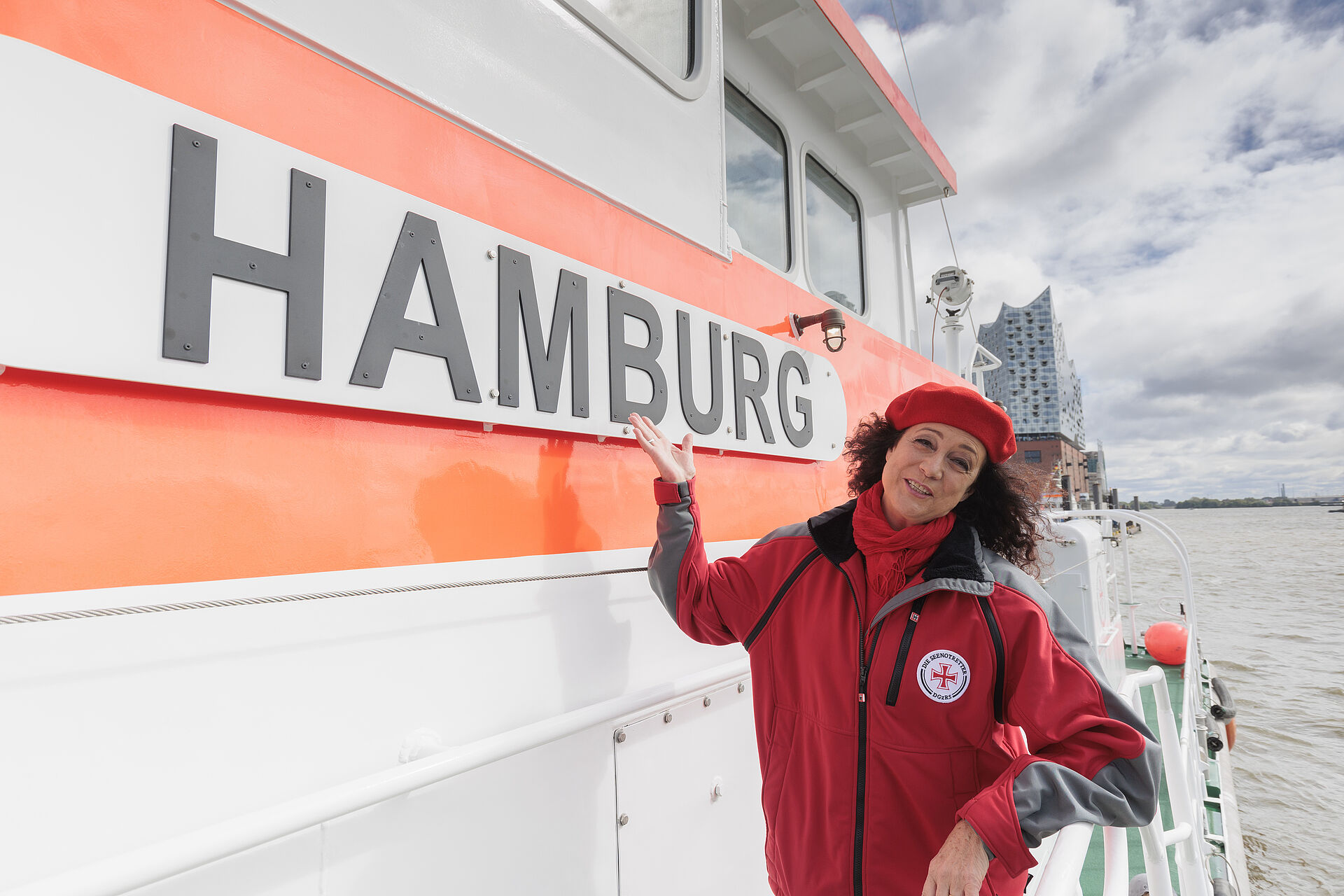 Seenotretter-Botschafterin Barbara Wussow besucht die HAMBURG