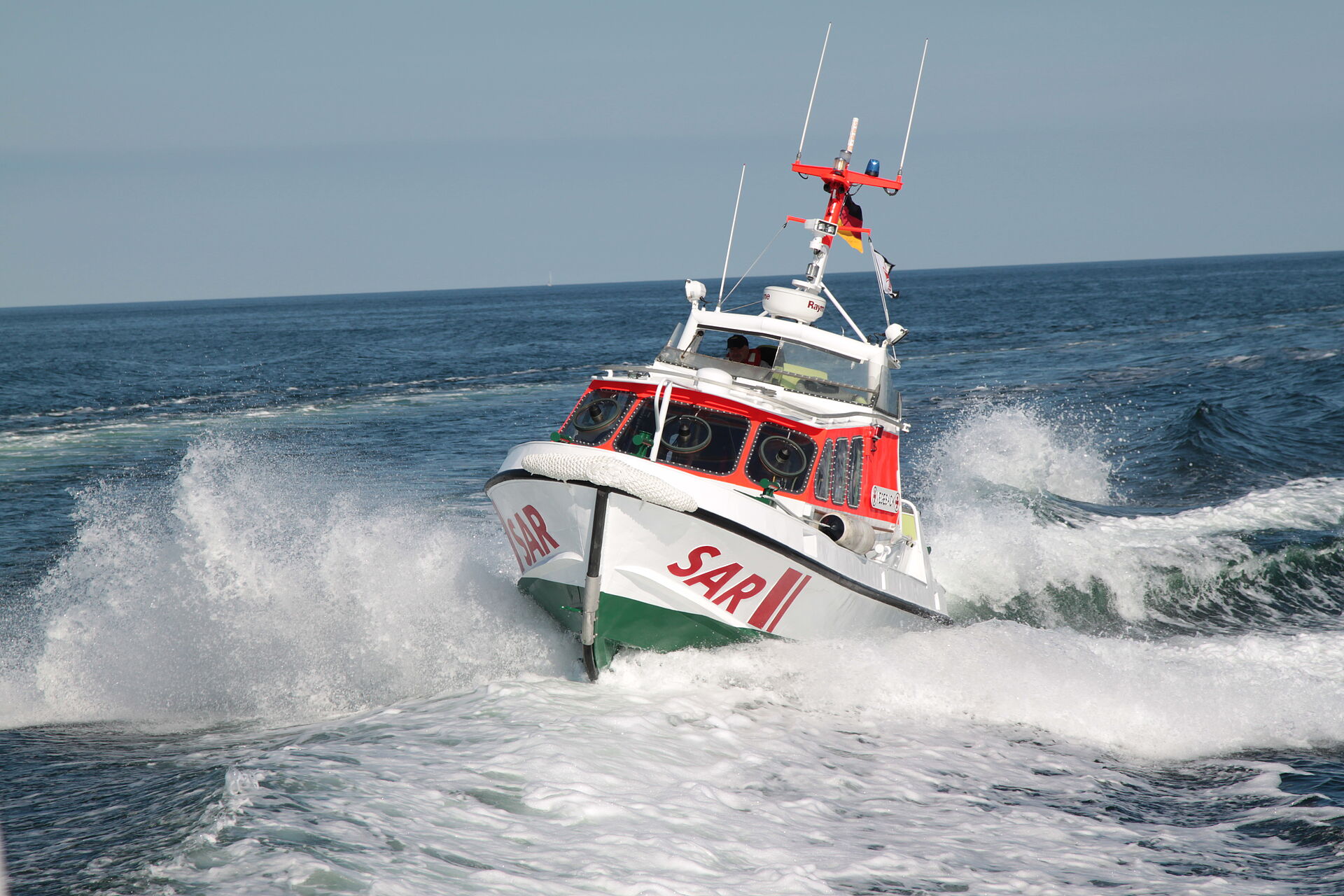 Seenotretter befreien Seekajakfahrer vor Fehmarn aus großer Gefahr