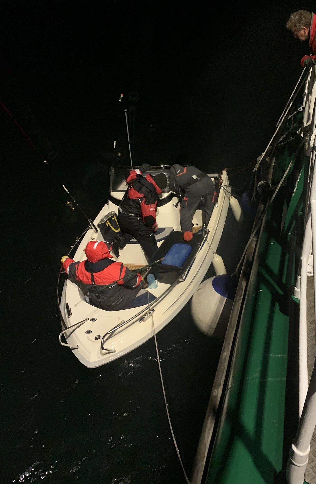 Angler von Seenotrettern in Dunkelheit auf der Ostsee gefunden