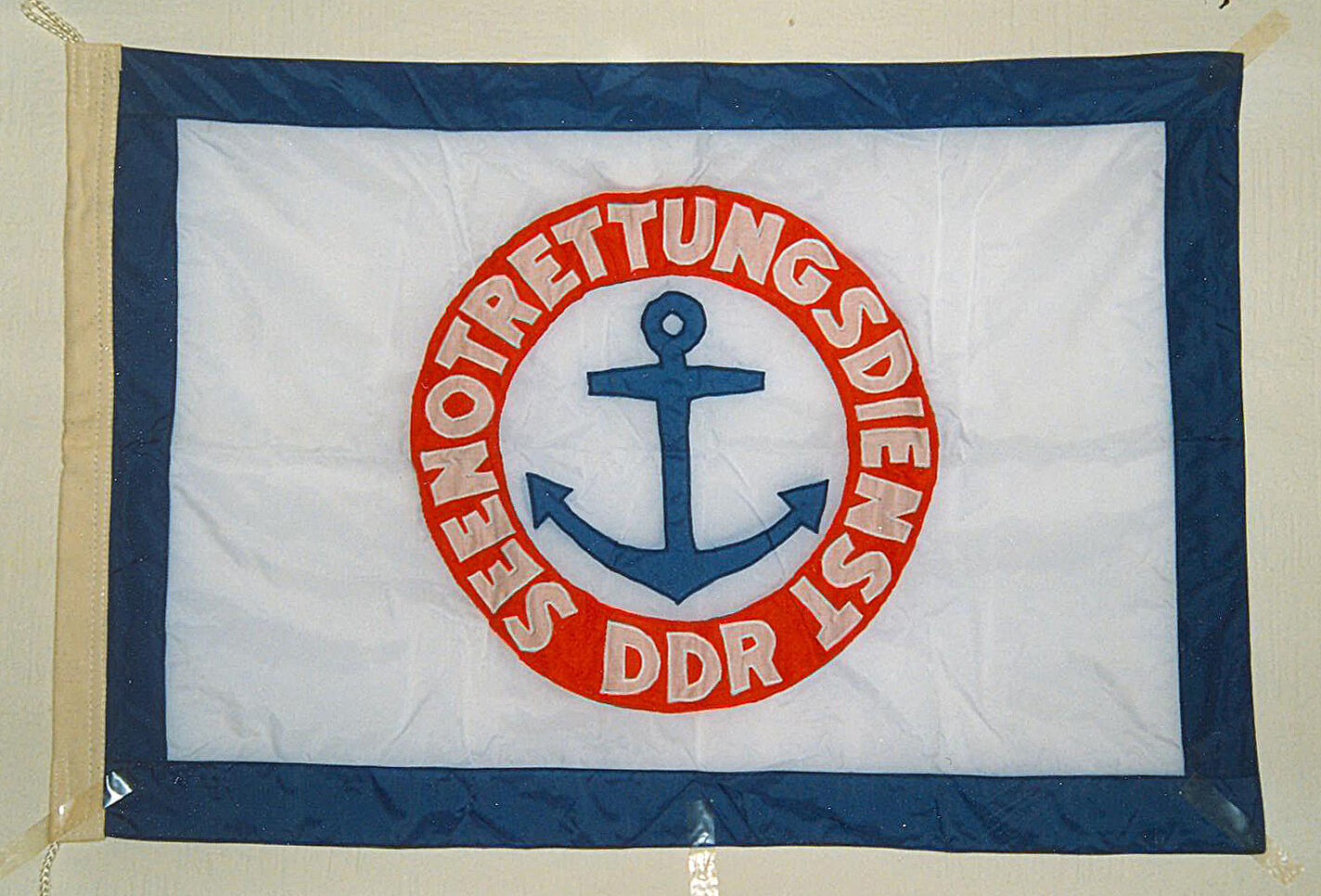 Flagge vom Seenotretterdienst DDR