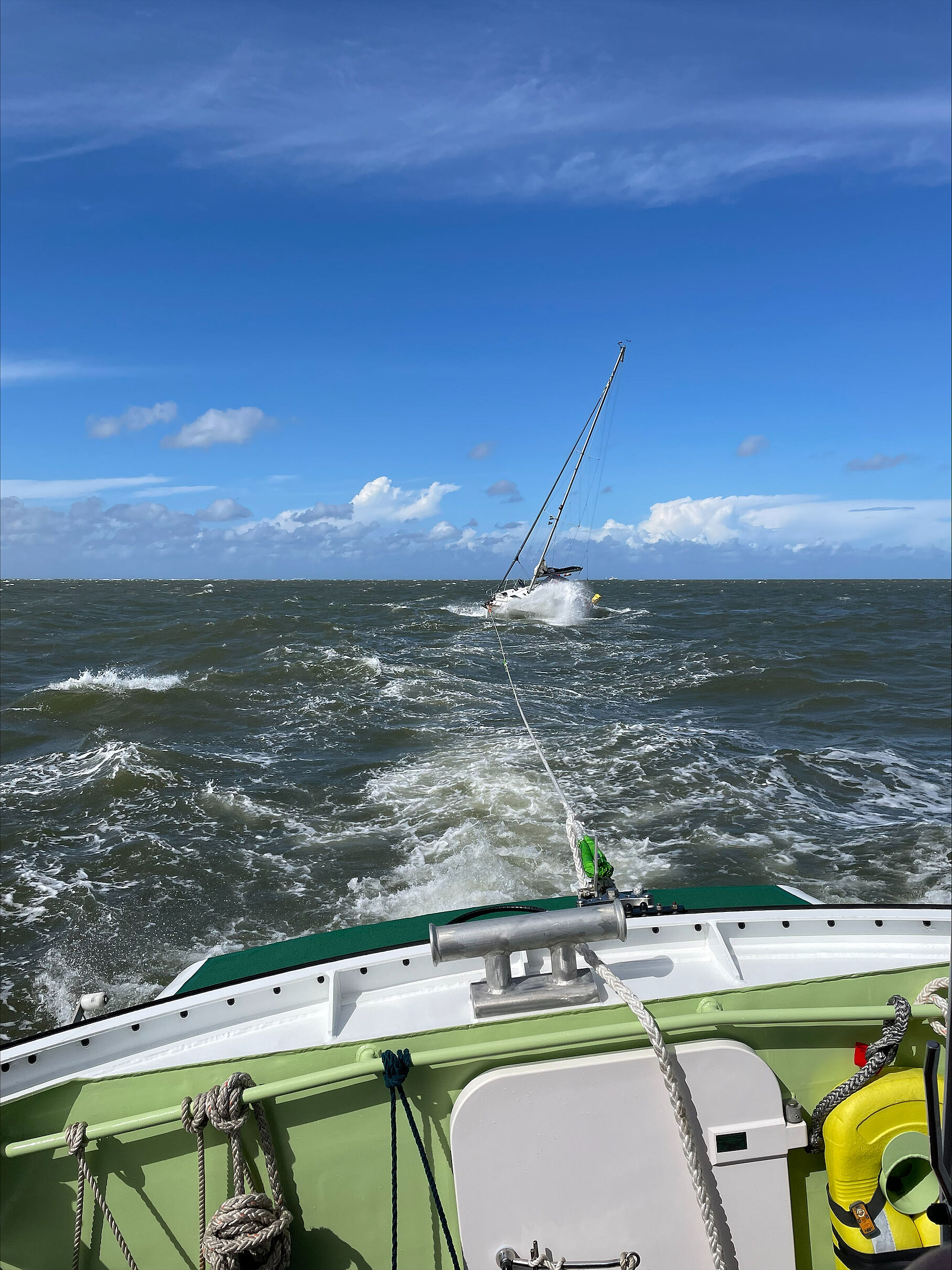 In Lebensgefahr vor Norderney: Seenotretter im Einsatz für Segelcrew