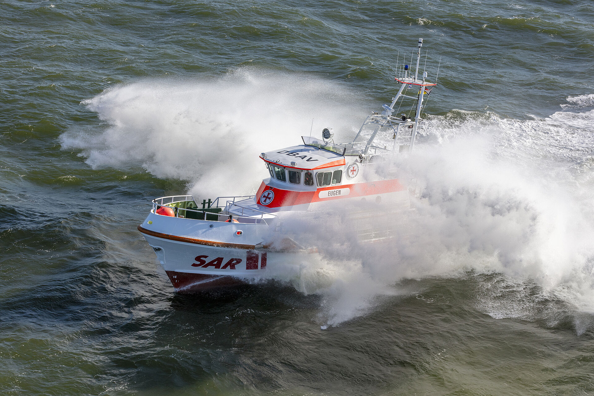 Seenotretter befreien vor Norderney Seekajakfahrer aus Lebensgefahr