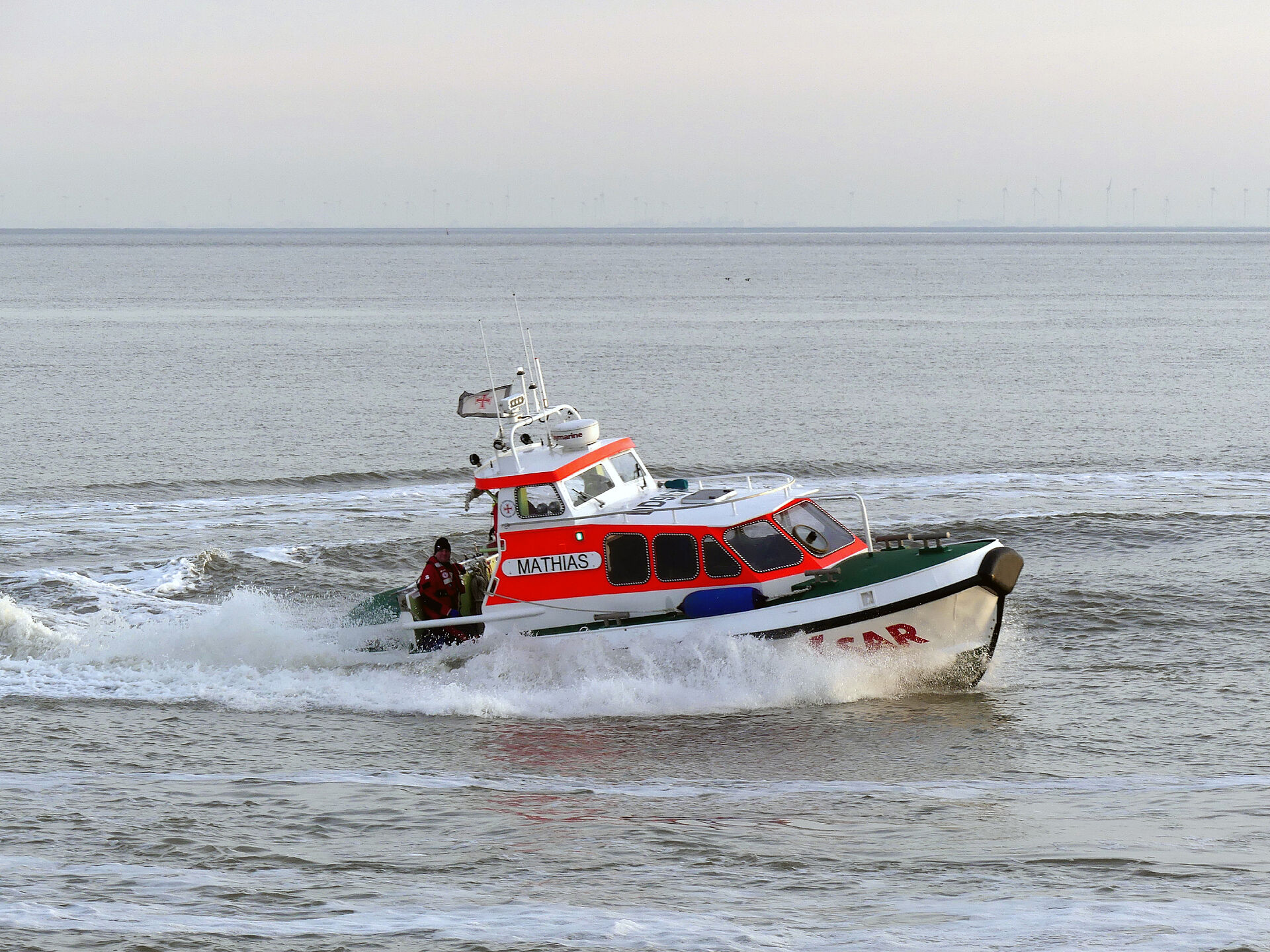Motorboot in der Elbmündung gesunken – Seenotretter befreien vier Menschen aus Lebensgefahr