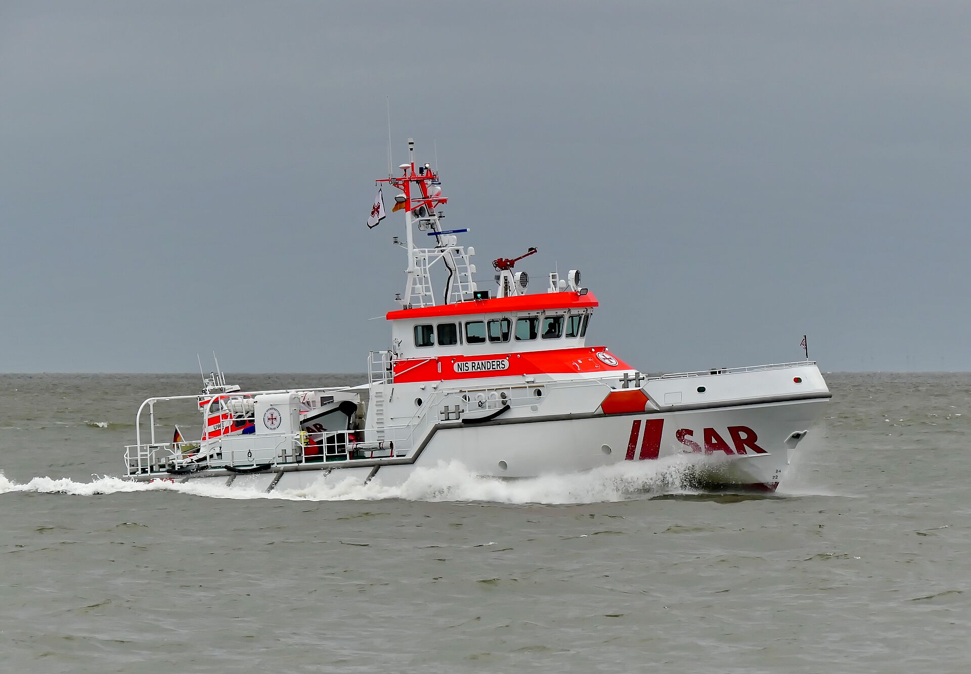 Seenotrettungskreuzer NIS RANDERS im Einsatz auf hoher See