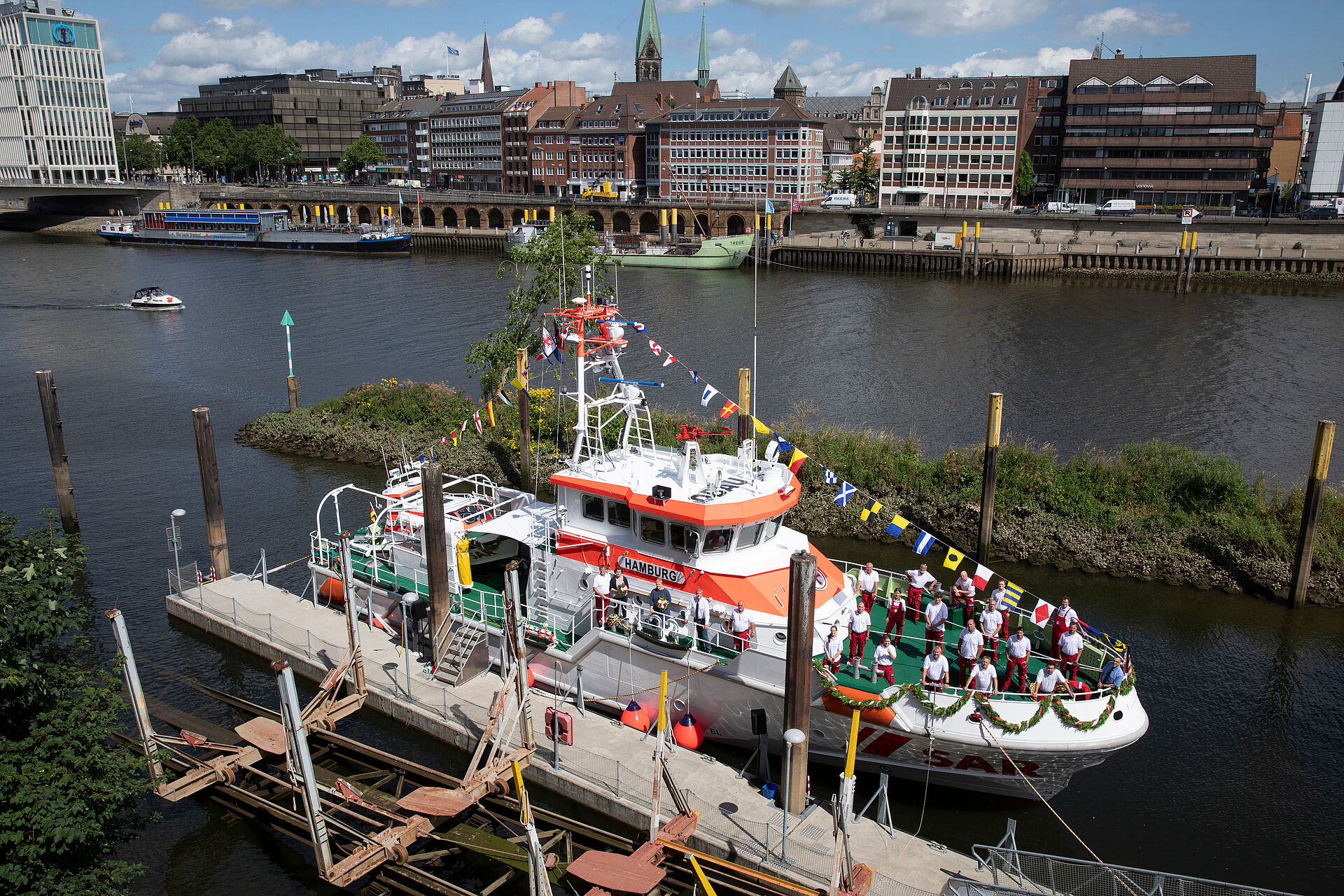 HAMBURG und ST. PAULI - Online-Wettbewerb entschied über Namen des Tochterbootes – Neubau ausschließlich durch Spenden finanziert
