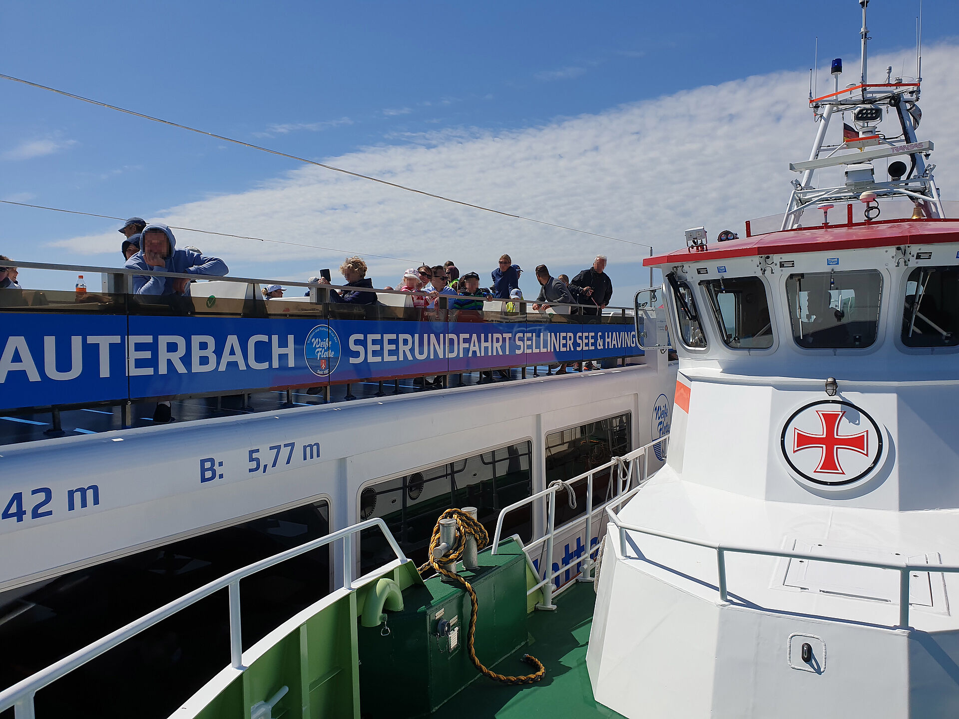 Seenotretter bringen Fahrgastschiff sicher in den Hafen