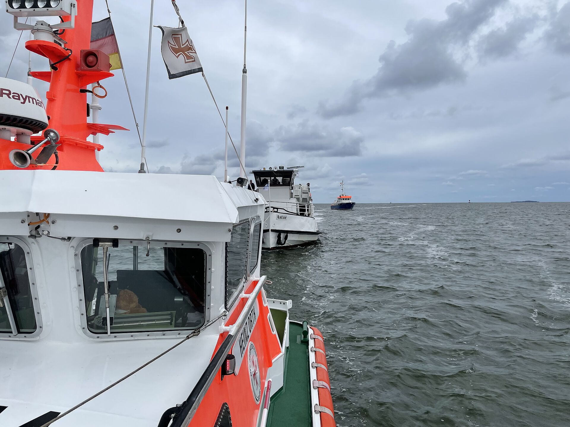 Seenotretter bringen Fahrgastschiff mit Maschinenschaden sicher in den Hafen